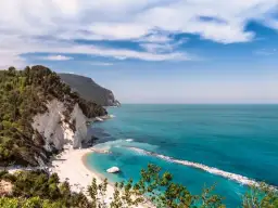 Vacanza nelle Marche: Trova la Tua Località Balneare Ideale