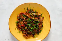 Jak wykorzystać ugotowany makaron? Zero waste i pyszne przepisy