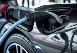 Hybryda czy warto? Odkryj zalety i wady przed zakupem