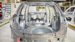 Jak wygląda podłużnica w samochodzie i dlaczego jest tak ważna?