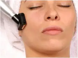 Żelazko do twarzy - najlepsze żelazko przeciwzmarszczkowe