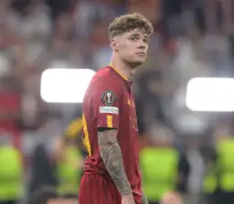 Nicola Zalewski zarobki: Ile naprawdę dostaje młody piłkarz Romy?