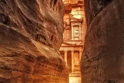 Jordania kiedy jechać? Odkryj najlepszy czas na niezapomnianą podróż