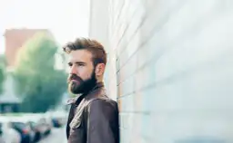 Zadbany zarost: Jak dbać o brodę i rozwiązać najczęstsze problemy?