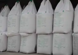 Jak powstają nawozy azotowe? Surowce i proces produkcji, które musisz znać