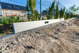 Jak wyrównać działkę - skuteczne metody i unikanie kosztownych błędów