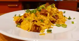 Co zrobić z ugotowanego makaronu nitki? Proste przepisy na dania