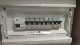 Ile faz w mieszkaniu? Poznaj rodzaje instalacji elektrycznych