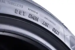 Gdzie jest rok produkcji opony? Odkryj, jak go znaleźć na oponie