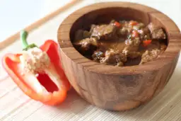 Jak przygotować idealny gulasz z wołowiny, który zachwyci smakami