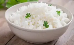 Płukanie ryżu po ugotowaniu: Kiedy tak, a kiedy nigdy?