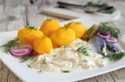 Jakie przyprawy do śledzi w oleju dodadzą wyjątkowego smaku?