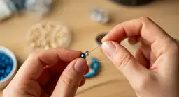 Jak zrobić naszyjnik na żyłce: prosty tutorial krok po kroku