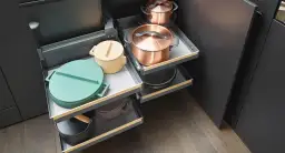 Jak zagospodarować szafkę pod zlewem i uniknąć bałaganu w kuchni