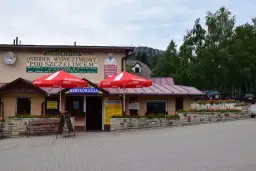 Gdzie zjeść w Karłowie? Odkryj najlepsze lokalne restauracje