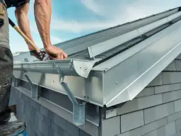 Jak zamontować rynny do płyty warstwowej - uniknij najczęstszych błędów