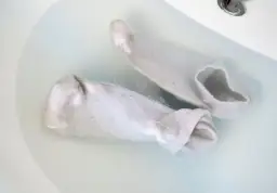 Jak wygotować skarpetki w garnku – humorystyczne podejście do mody