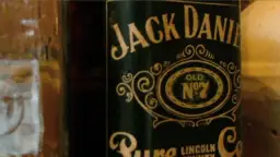 Z czego robi się whisky Jack Daniel's? Odkryj skład i proces produkcji