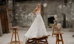 Suknia ślubna: Jaki materiał wybrać? Komfort, styl, trendy 2025/26.