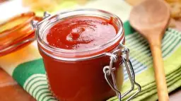 Czym zagęścić dietetyczny sos? Zdrowe i niskokaloryczne metody