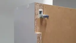 Jak zamontować zawieszki do szafek w 5 prostych krokach - instrukcja montażu