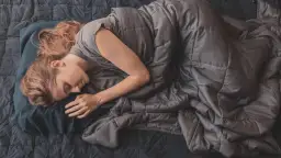 Jak uszyć kołdrę obciążeniową i poprawić jakość snu bez stresu