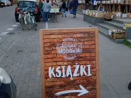 Czy w antykwariacie można sprzedać książki? Warunki i porady dla sprzedających