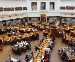 Kiedy rozpoczyna się rekrutacja na studia? Sprawdź kluczowe daty i terminy