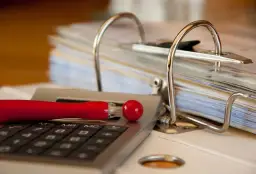 Faktura VAT co to jest i dlaczego jest niezbędna w biznesie