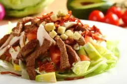 Najlepsze surówki do wołowiny: 5 przepisów i porady kulinarne