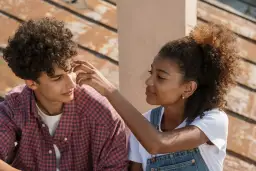 7 kluczowych sygnałów, że była dziewczyna chce wrócić do Ciebie