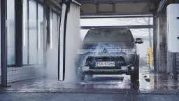 Myjnia bezdotykowa: Lśniące auto bez zacieków? Poznaj sekrety!