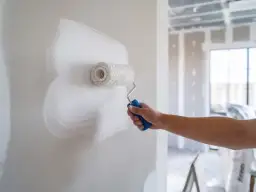 Jak gruntować ściany po gładzi, aby uniknąć problemów z malowaniem