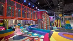 Najlepszy park linowy pod dachem w Łodzi – atrakcje dla całej rodziny