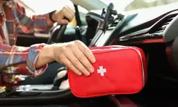 Gdzie apteczka? Prawidłowe umiejscowienie w pracy, domu i aucie