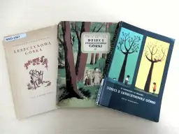 Trzy książki autorstwa Marii Kownackiej i Zofii Malickiej: "Leszczynowa Górka" i "Dzieci z Leszczynowej Górki". Inne książki autora jak to ze lnem było.