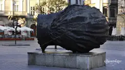 Igor Mitoraj: Eros Bendato w Krakowie co kryje spętana głowa?