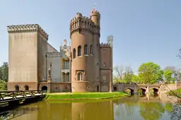 Zamki w Wielkopolsce: Odkryj fascynującą historię i atrakcje turystyczne