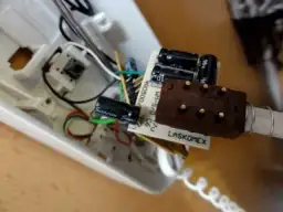 Jak wyciszyć domofon w bloku? Proste i skuteczne metody