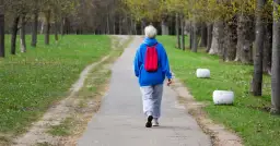 Ile kalorii spala 30 minut spaceru? Zaskakujące fakty o spalaniu!