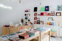 Gdzie kupić książkę po angielsku w 2025: najlepsze księgarnie i ceny