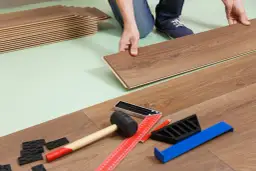 Ułóż panele jak pro: Poradnik DIY, uniknij 7 błędów!