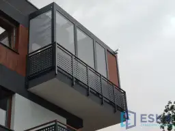 Jak zabudować barierki na balkonie w bloku? Przepisy, materiały, DIY