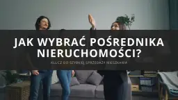 Trzy osoby dyskutują, jak wybrać dobrego pośrednika sprzedaży nieruchomości. Klucz do szybkiej sprzedaży mieszkania.