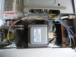 Mikrofala nie działa? Wymień bezpiecznik bezpiecznie! Poradnik DIY