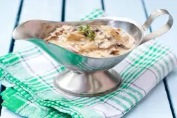 Sos grzybowy z czym podawać? Odkryj najlepsze połączenia smakowe