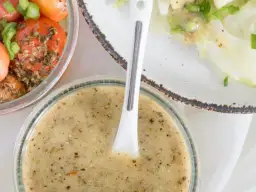 Jak zrobić sos winegret z musztardą - prosta receptura i porady