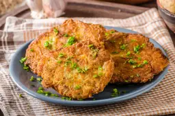 Placki ziemniaczane: 20+ pomysłów na dodatki. Klasyka i nowości!