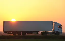 Naczepa BDE co to jest i jak zwiększa efektywność transportu?