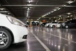 Garaż w bryle budynku: Niższy podatek od 2025. Sprawdź, ile zaoszczędzisz!